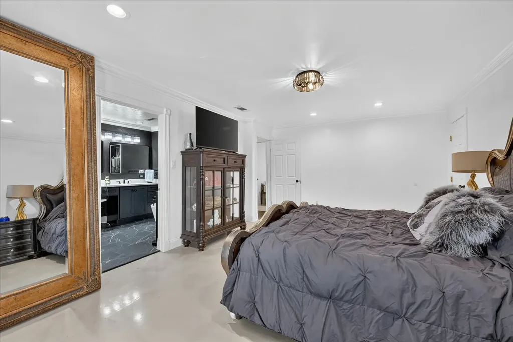 1946 Sussex Drive Carrollton TX 75007