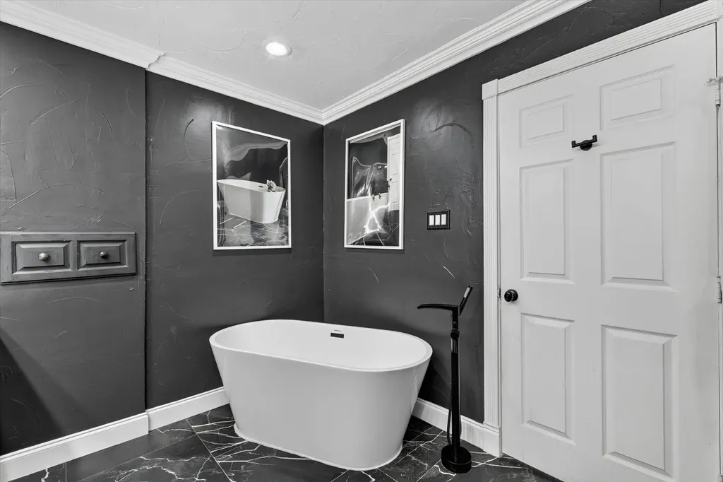 1946 Sussex Drive Carrollton TX 75007