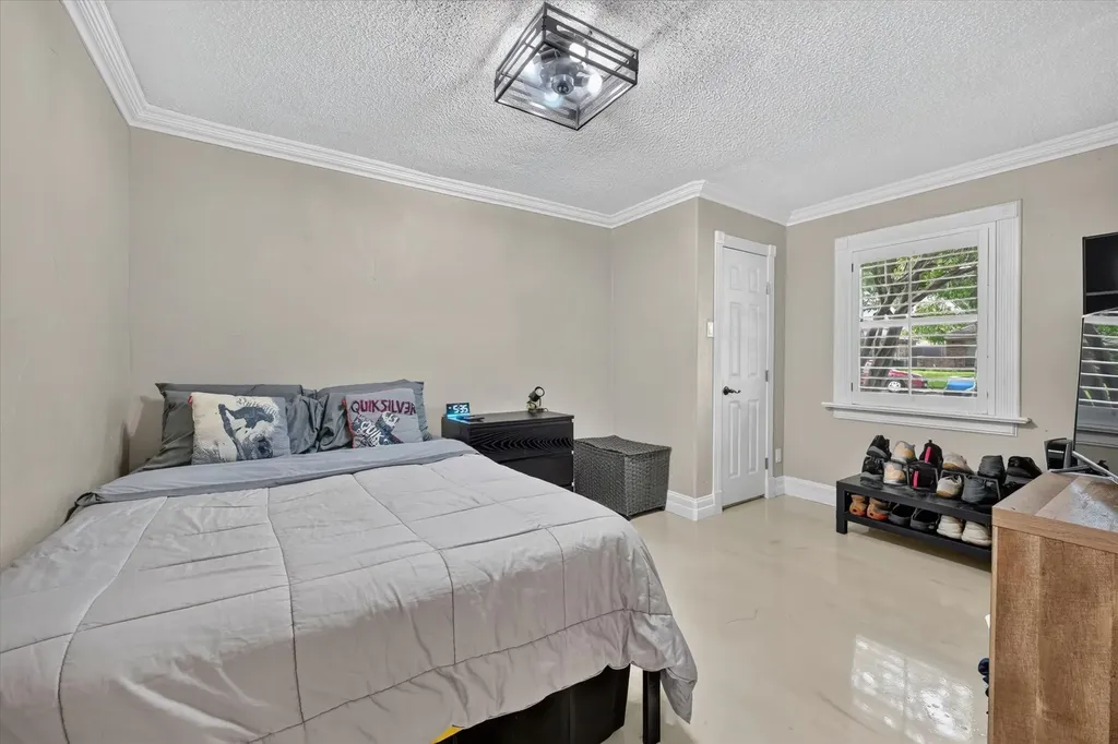 1946 Sussex Drive Carrollton TX 75007