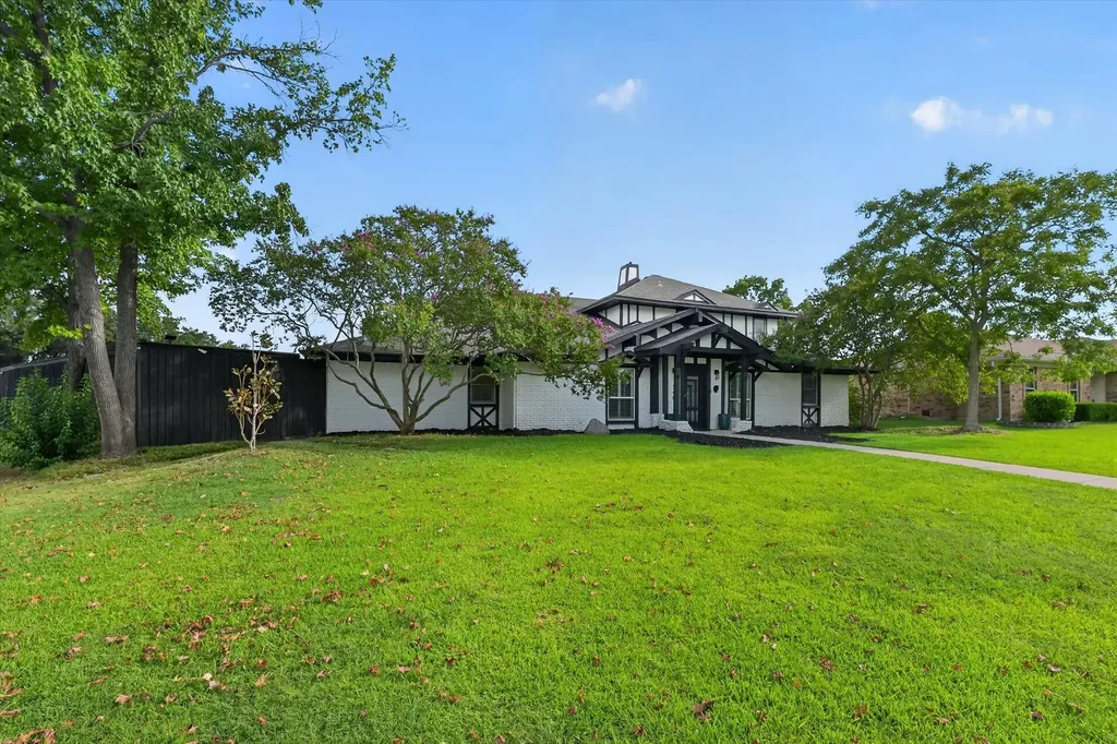 1946 Sussex Drive Carrollton TX 75007
