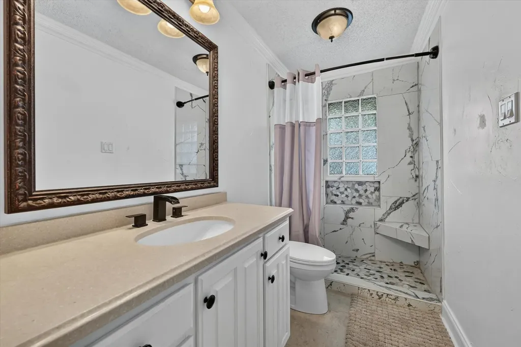 1946 Sussex Drive Carrollton TX 75007