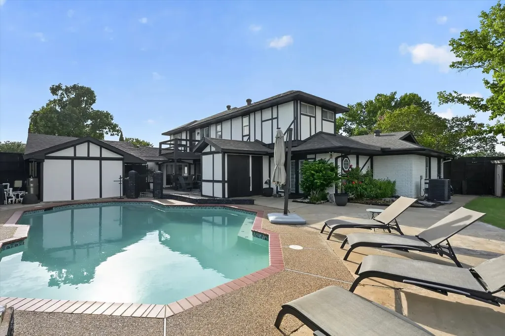 1946 Sussex Drive Carrollton TX 75007
