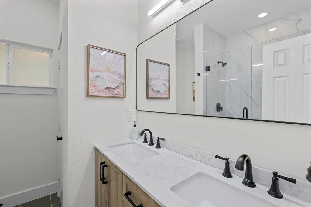 5404 Bourquin Street Dallas TX 75210