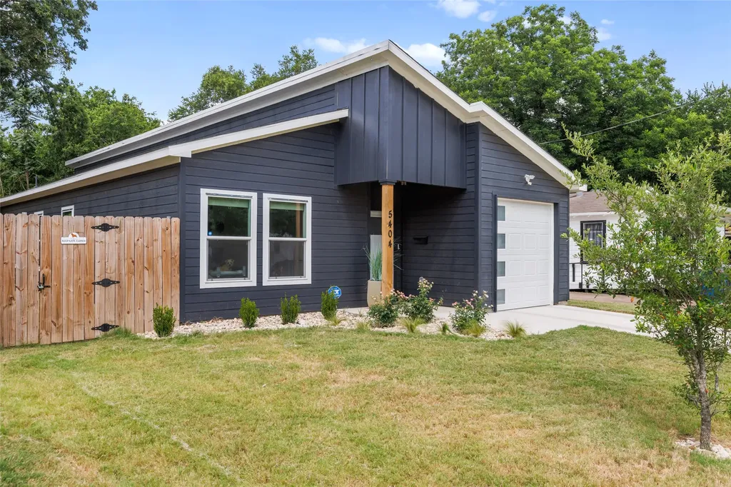 5404 Bourquin Street Dallas TX 75210