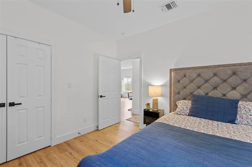 5404 Bourquin Street Dallas TX 75210