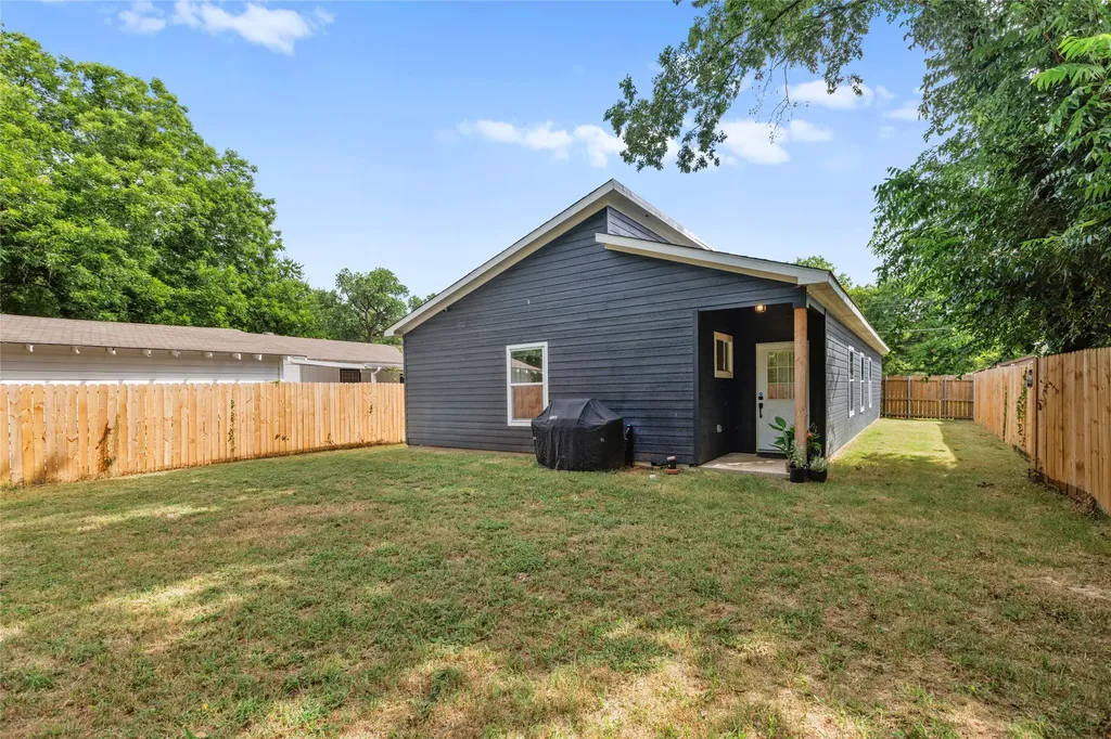 5404 Bourquin Street Dallas TX 75210