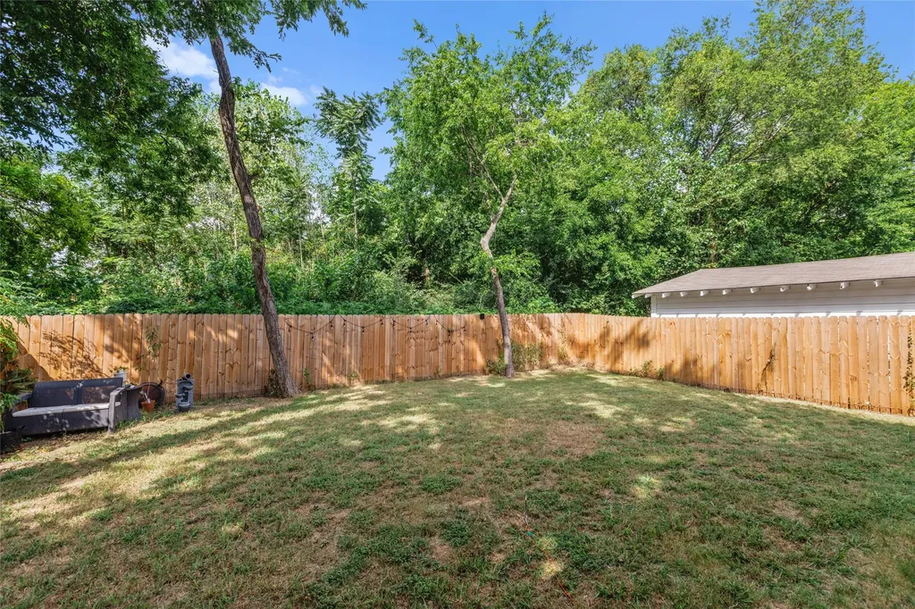 5404 Bourquin Street Dallas TX 75210