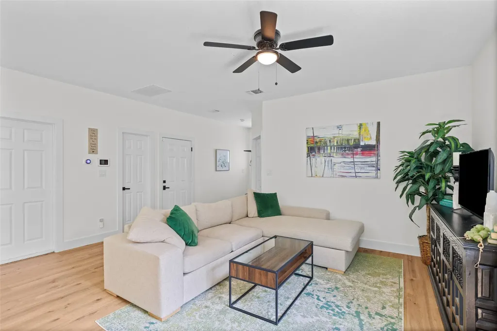 5404 Bourquin Street Dallas TX 75210