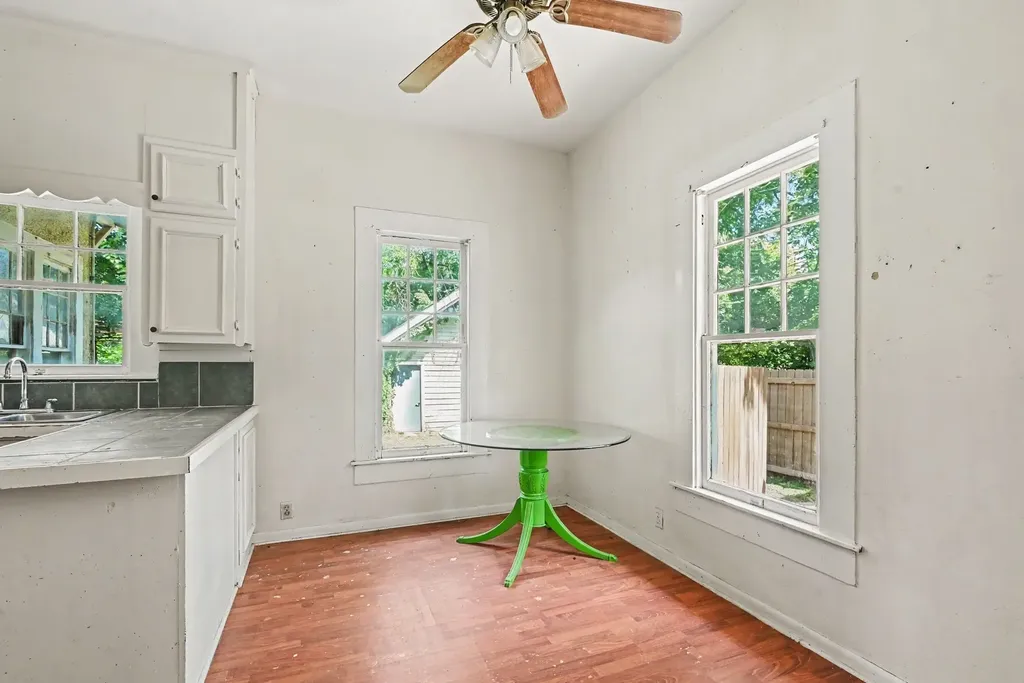 313 S Oak Street Boyd TX 76023