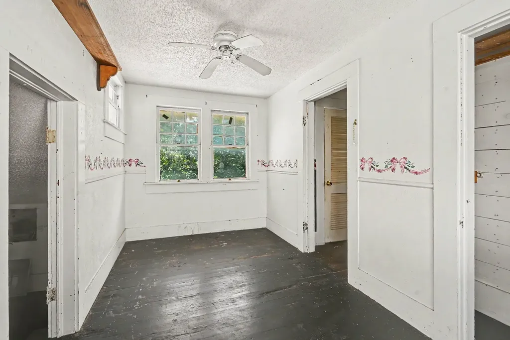 313 S Oak Street Boyd TX 76023