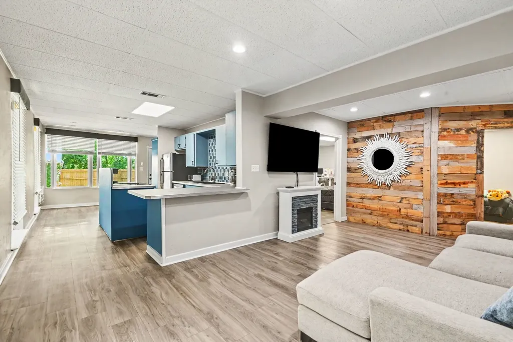 313 S Oak Street Boyd TX 76023