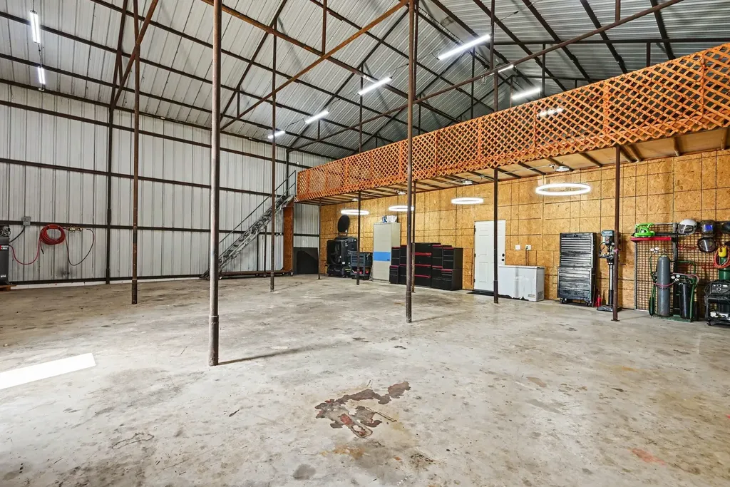 313 S Oak Street Boyd TX 76023