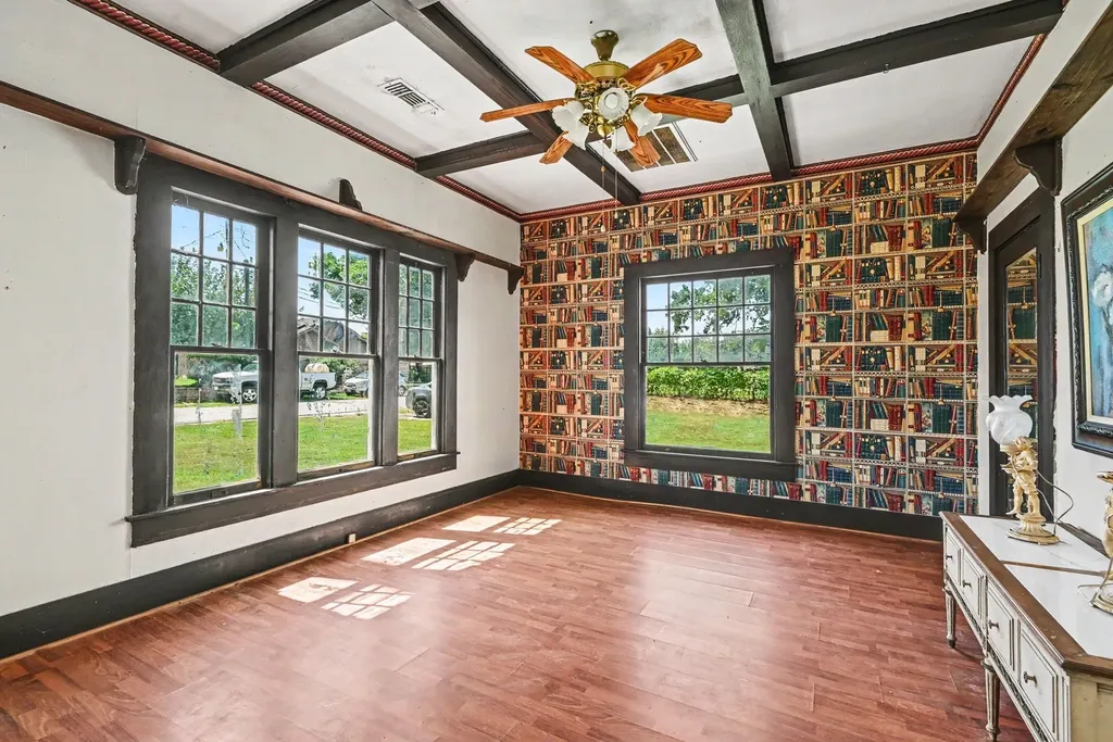 313 S Oak Street Boyd TX 76023
