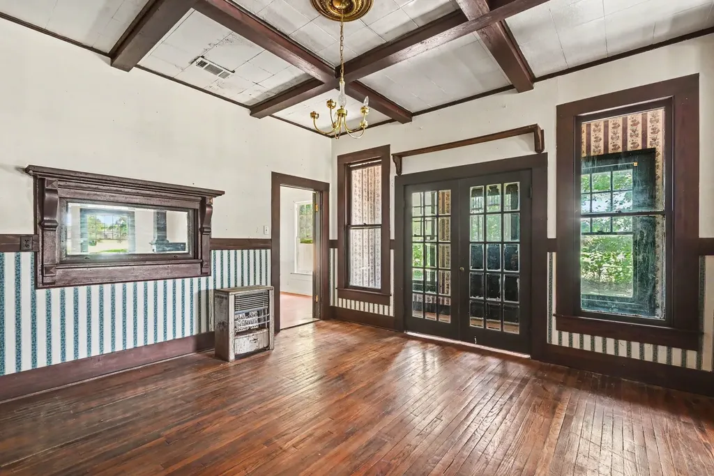 313 S Oak Street Boyd TX 76023