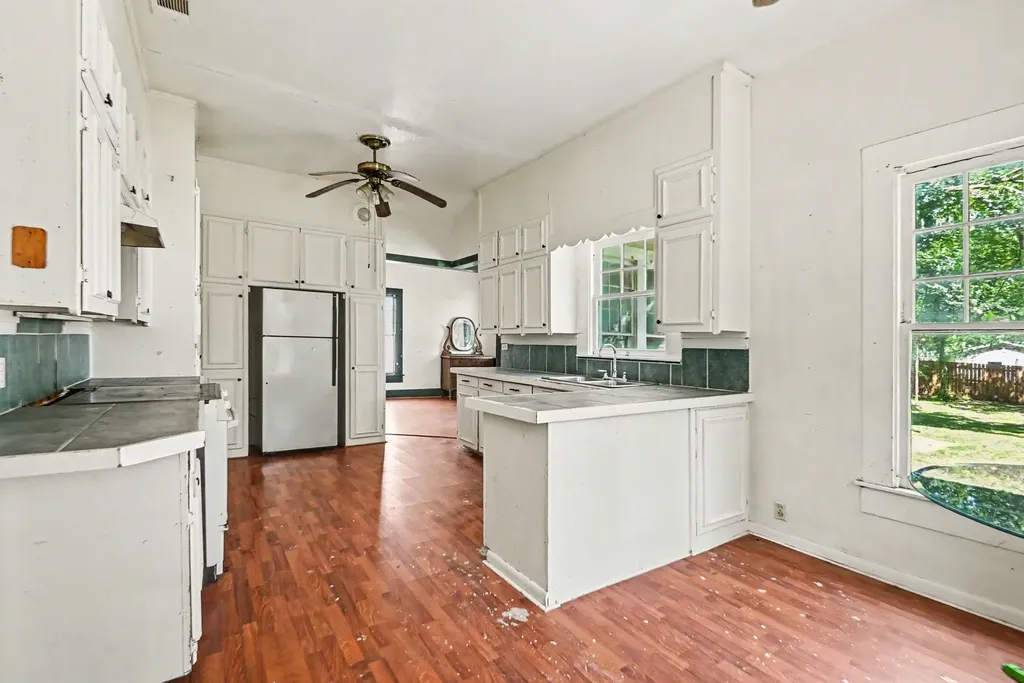 313 S Oak Street Boyd TX 76023