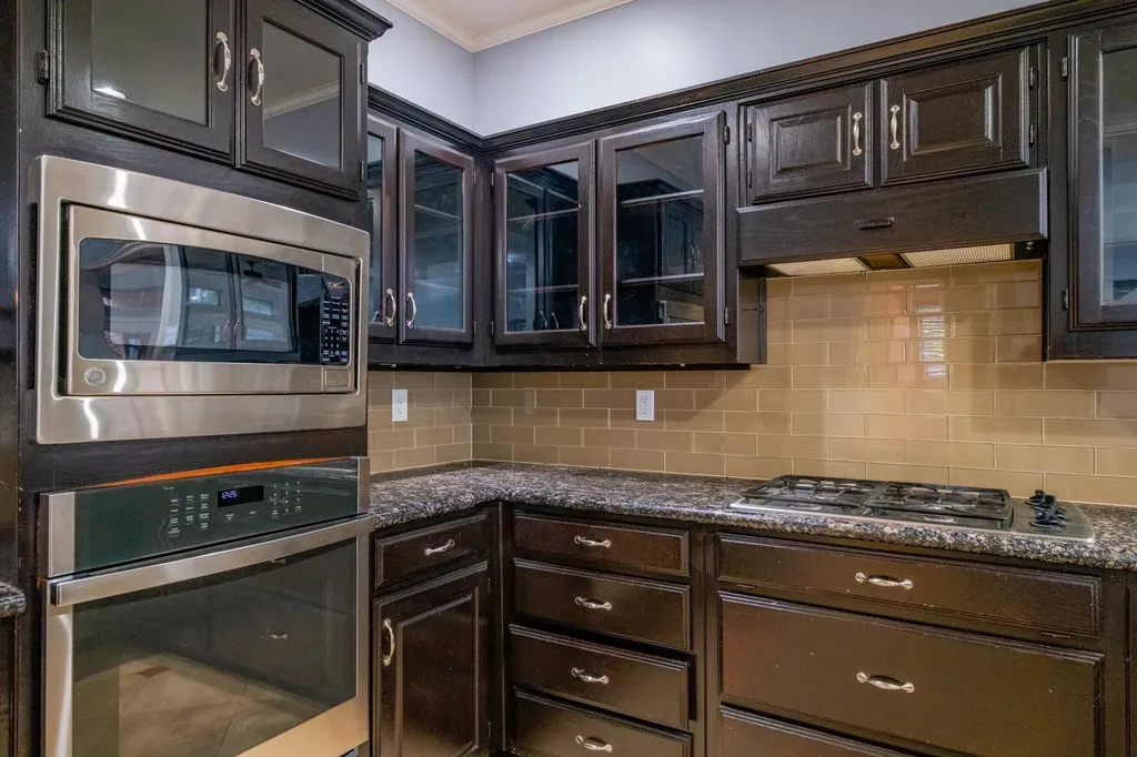 1502 Mission Hills Lane Corinth TX 76210