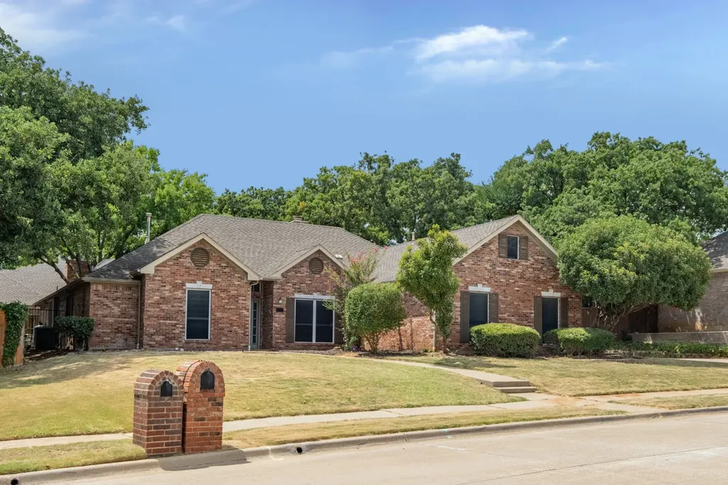 1502 Mission Hills Lane Corinth TX 76210
