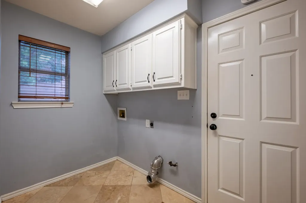 1502 Mission Hills Lane Corinth TX 76210