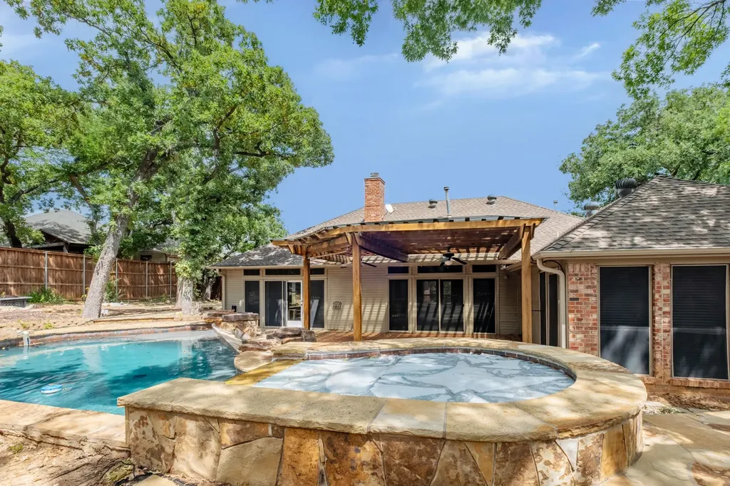 1502 Mission Hills Lane Corinth TX 76210