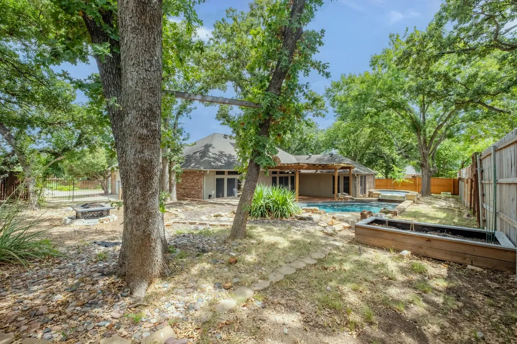 1502 Mission Hills Lane Corinth TX 76210