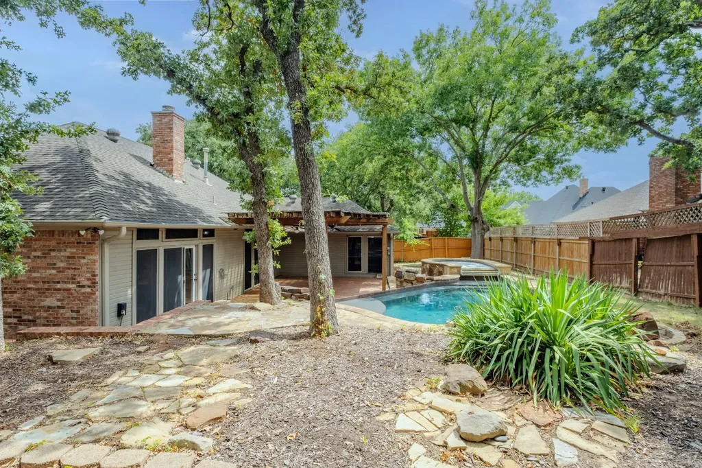1502 Mission Hills Lane Corinth TX 76210