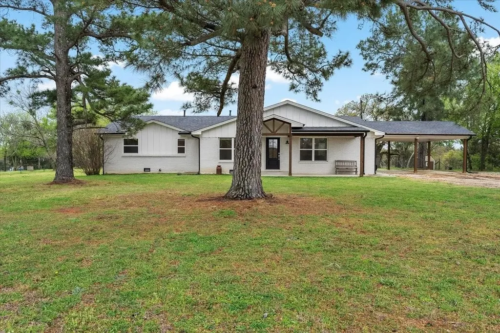 8082 County Road 308 Grandview TX 76050