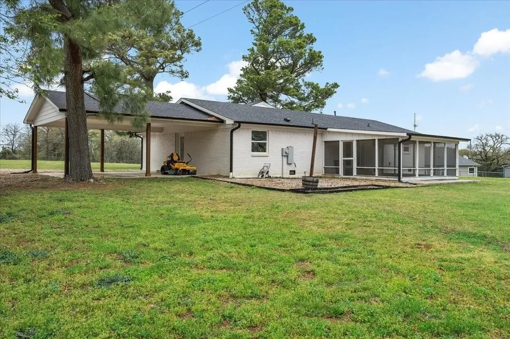 8082 County Road 308 Grandview TX 76050