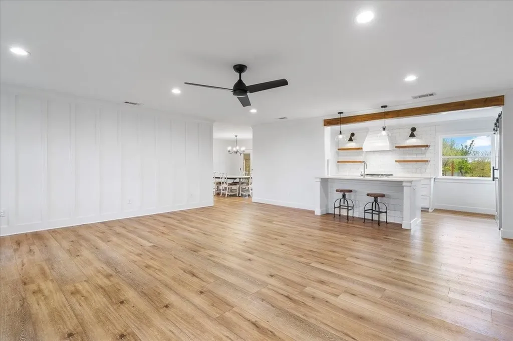 8082 County Road 308 Grandview TX 76050