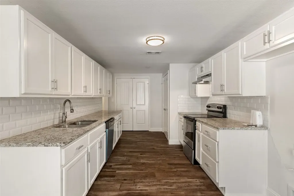 3123 Biway Street Sansom Park TX 76114