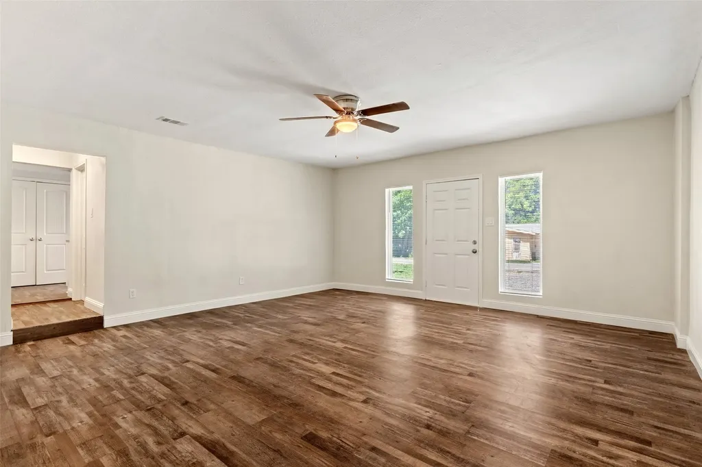 3123 Biway Street Sansom Park TX 76114
