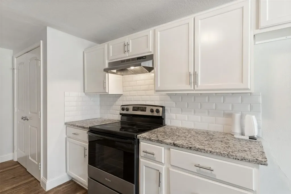 3123 Biway Street Sansom Park TX 76114