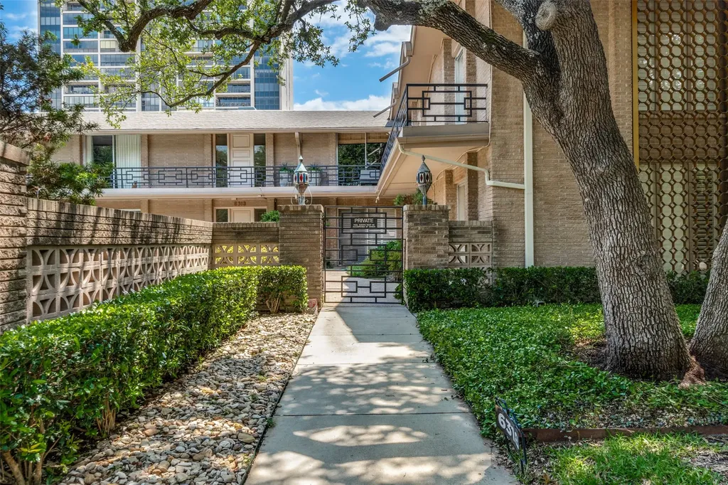 6318 Bandera Avenue Dallas TX 75225
