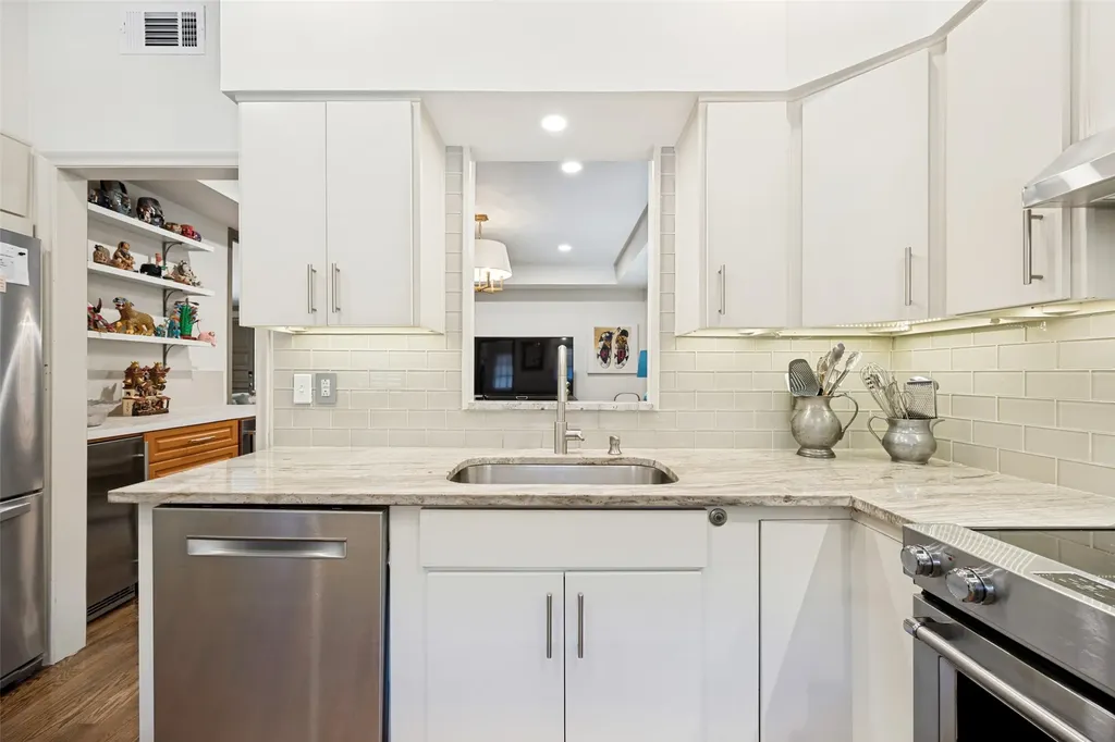 6318 Bandera Avenue Dallas TX 75225