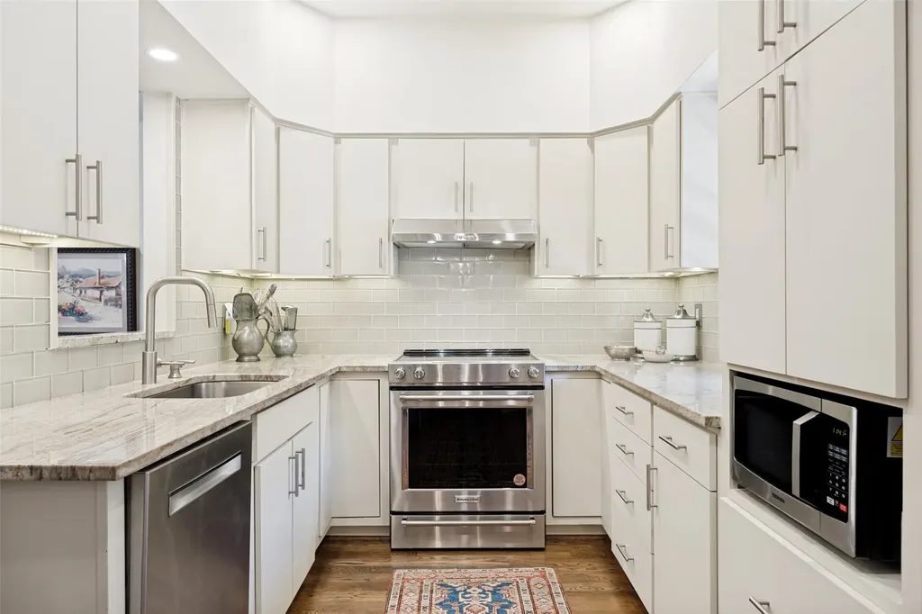 6318 Bandera Avenue Dallas TX 75225