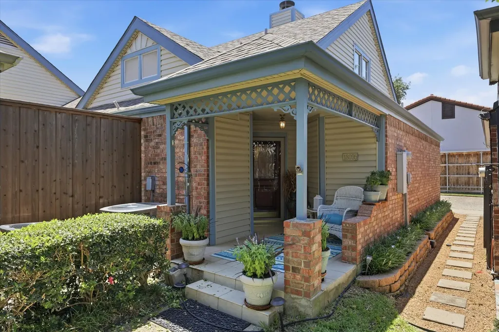 18095 Whispering Gables Lane Dallas TX 75287