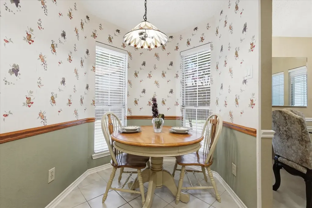 18095 Whispering Gables Lane Dallas TX 75287
