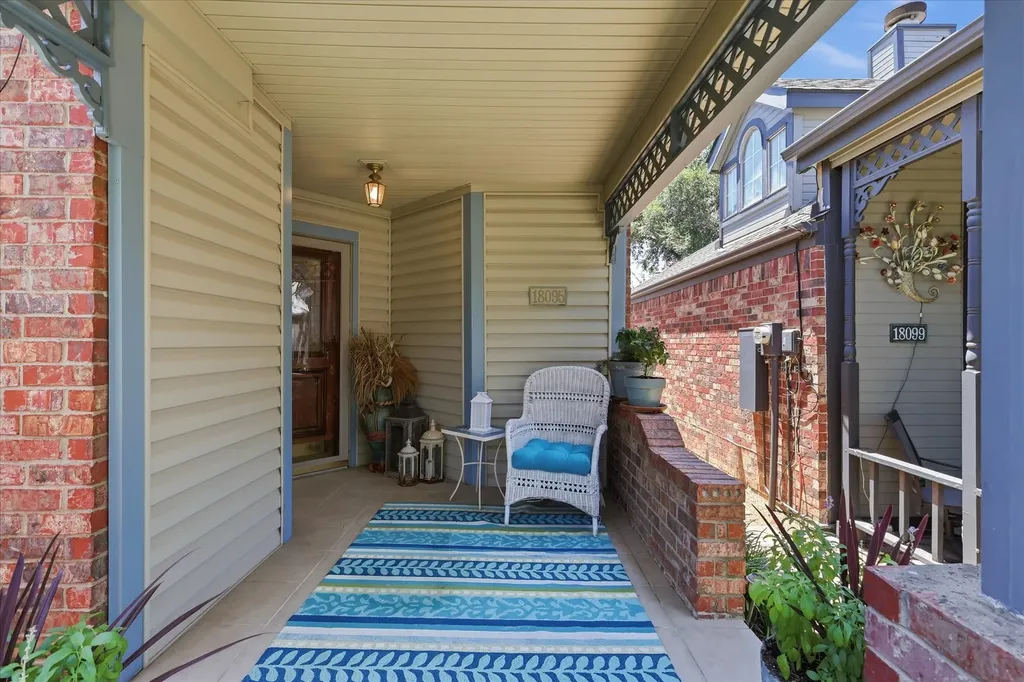 18095 Whispering Gables Lane Dallas TX 75287