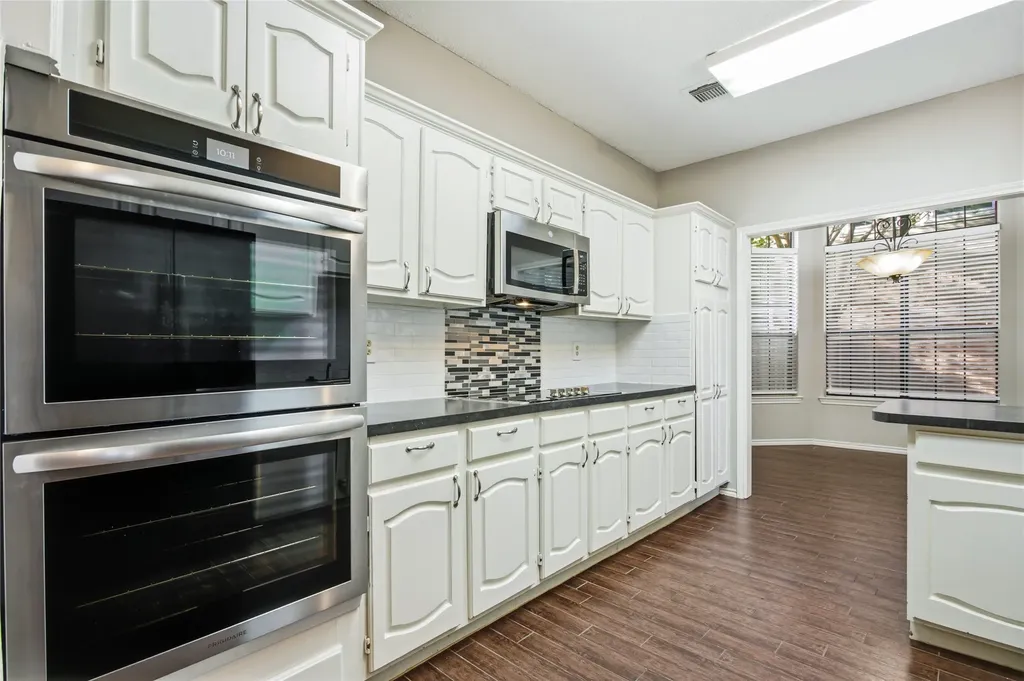 2115 Fawn Ridge Trail Carrollton TX 75010