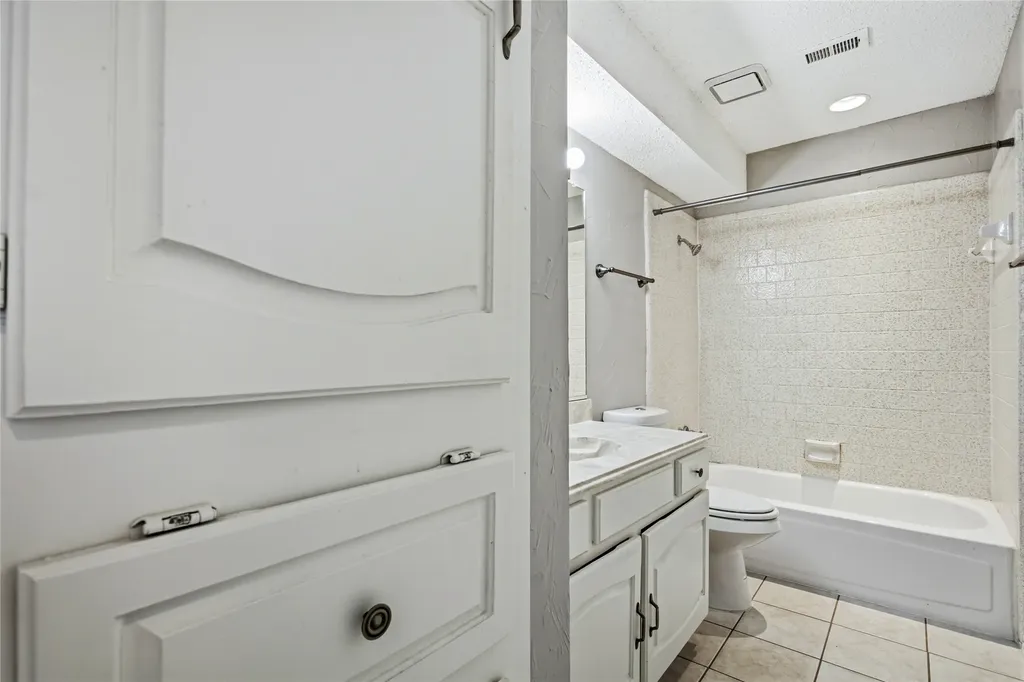 2115 Fawn Ridge Trail Carrollton TX 75010