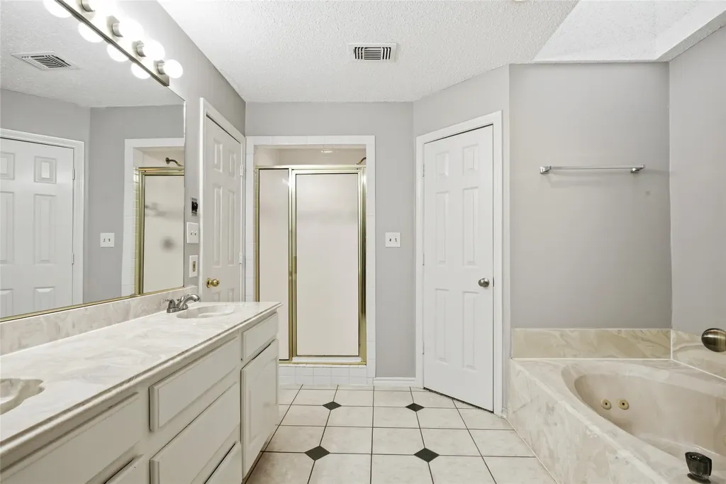 2115 Fawn Ridge Trail Carrollton TX 75010