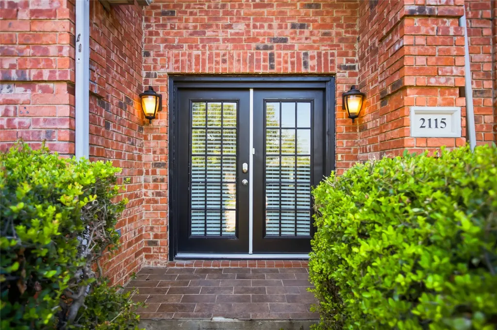 2115 Fawn Ridge Trail Carrollton TX 75010