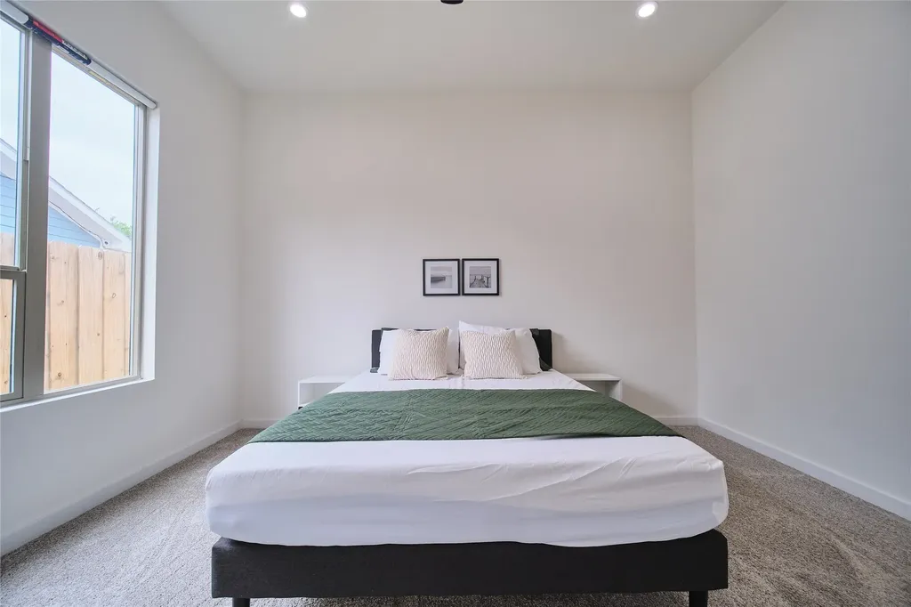1350 Strickland Street Dallas TX 75216