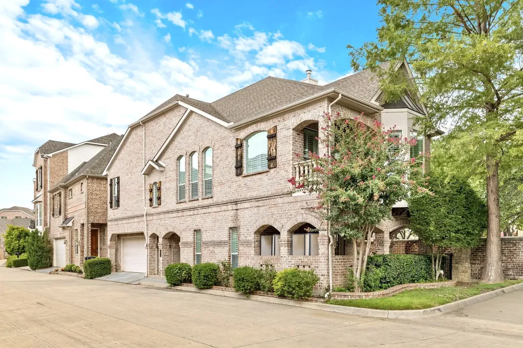 18130 Frankford Lakes Circle Dallas TX 75252