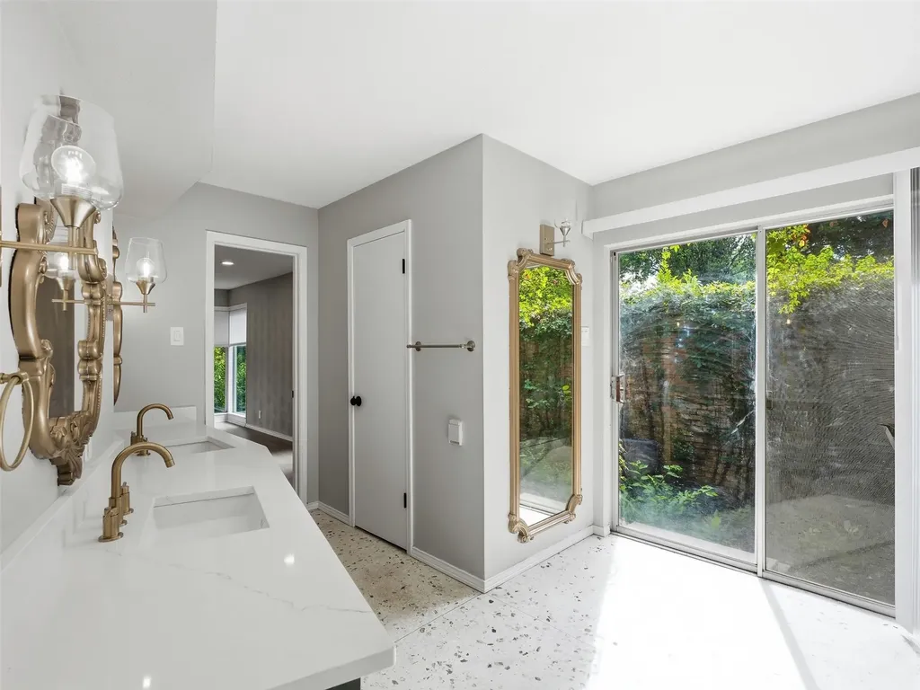 6815 Lyre Lane Dallas TX 75214