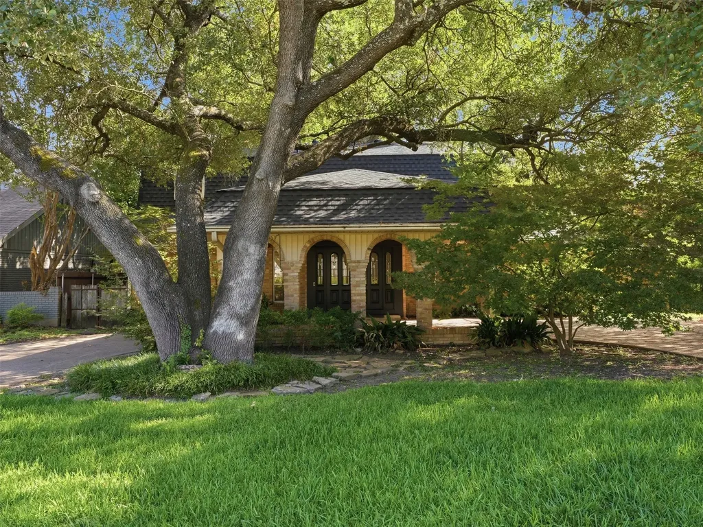 6815 Lyre Lane Dallas TX 75214