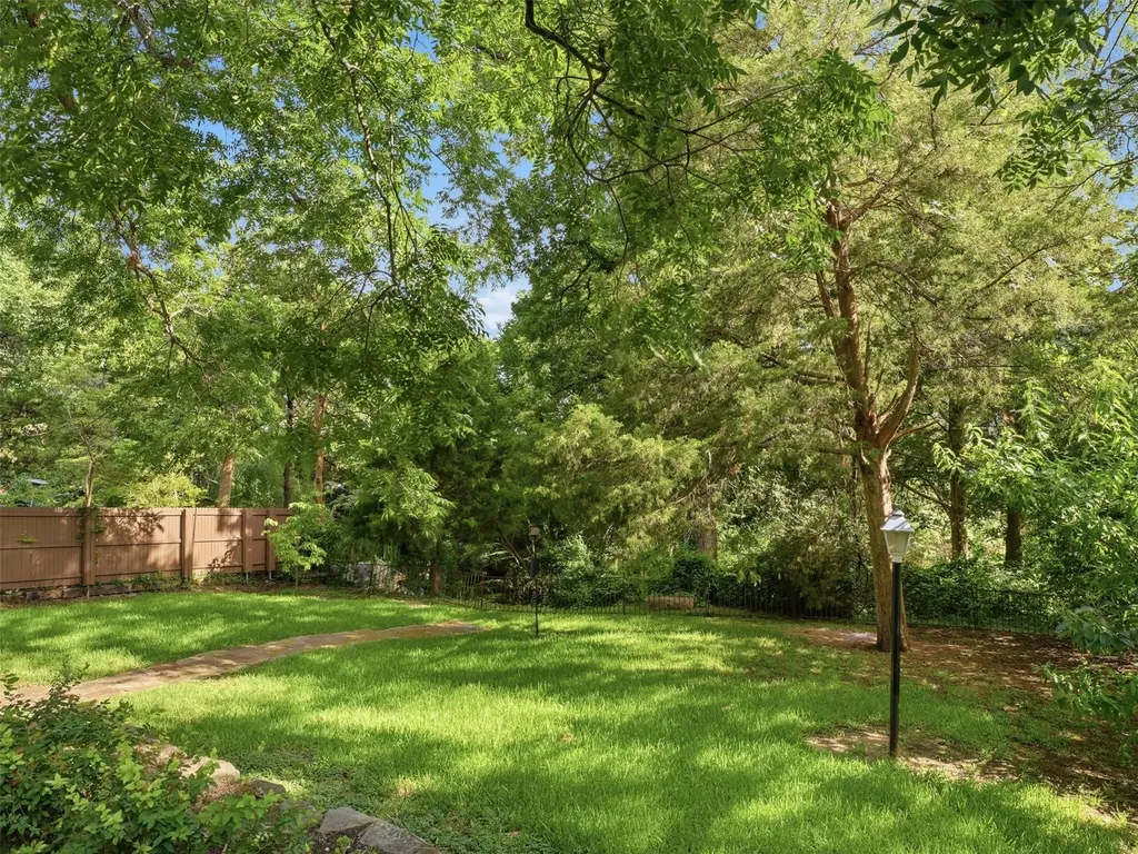 6815 Lyre Lane Dallas TX 75214