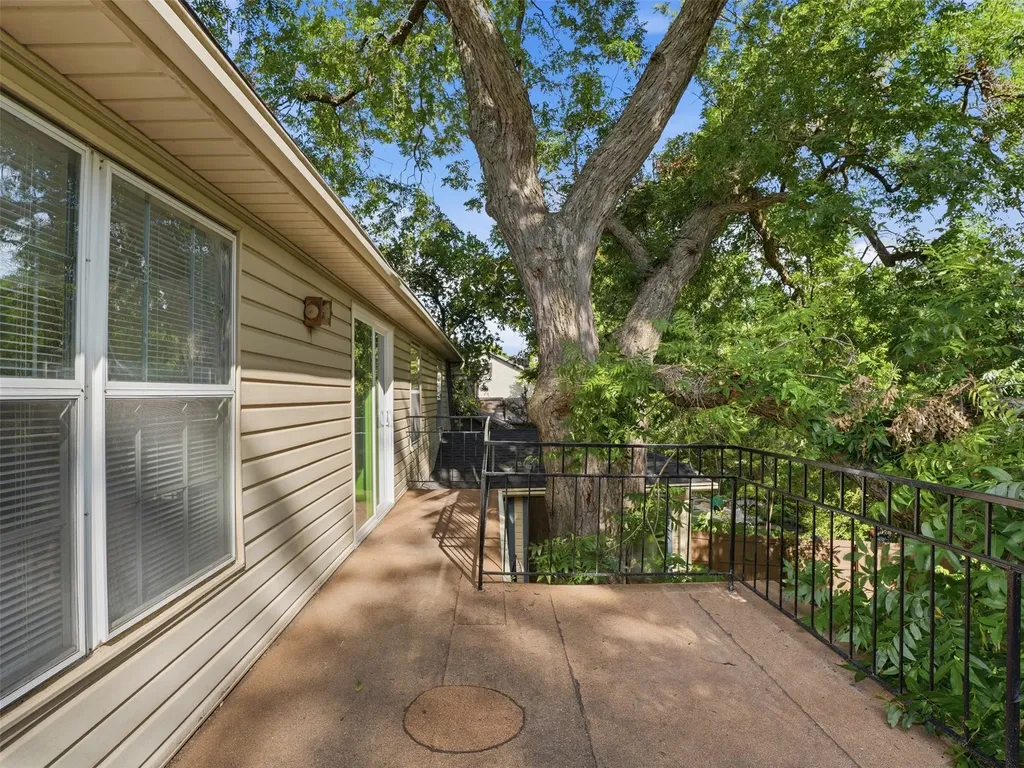 6815 Lyre Lane Dallas TX 75214