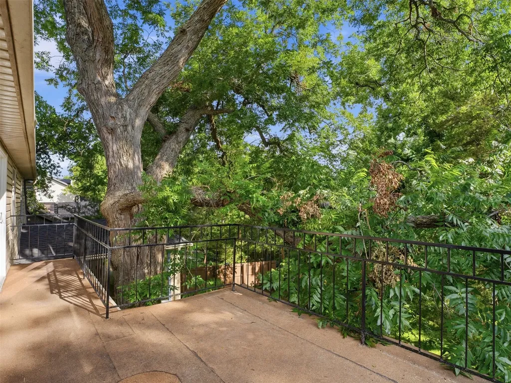 6815 Lyre Lane Dallas TX 75214