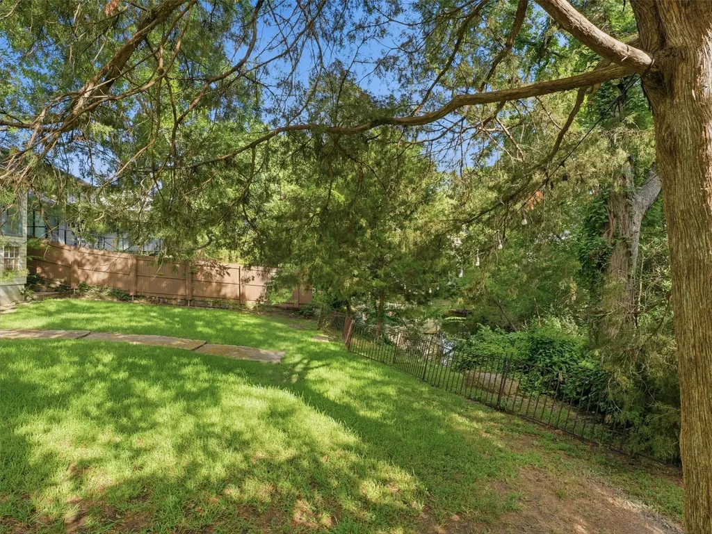 6815 Lyre Lane Dallas TX 75214