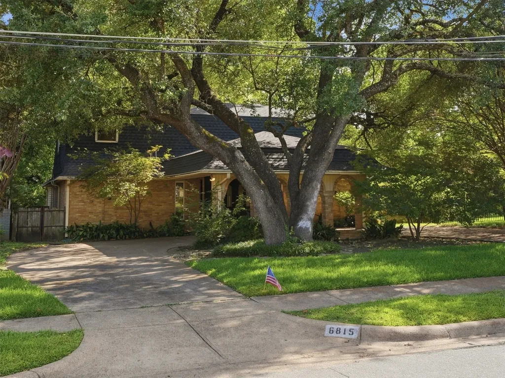 6815 Lyre Lane Dallas TX 75214